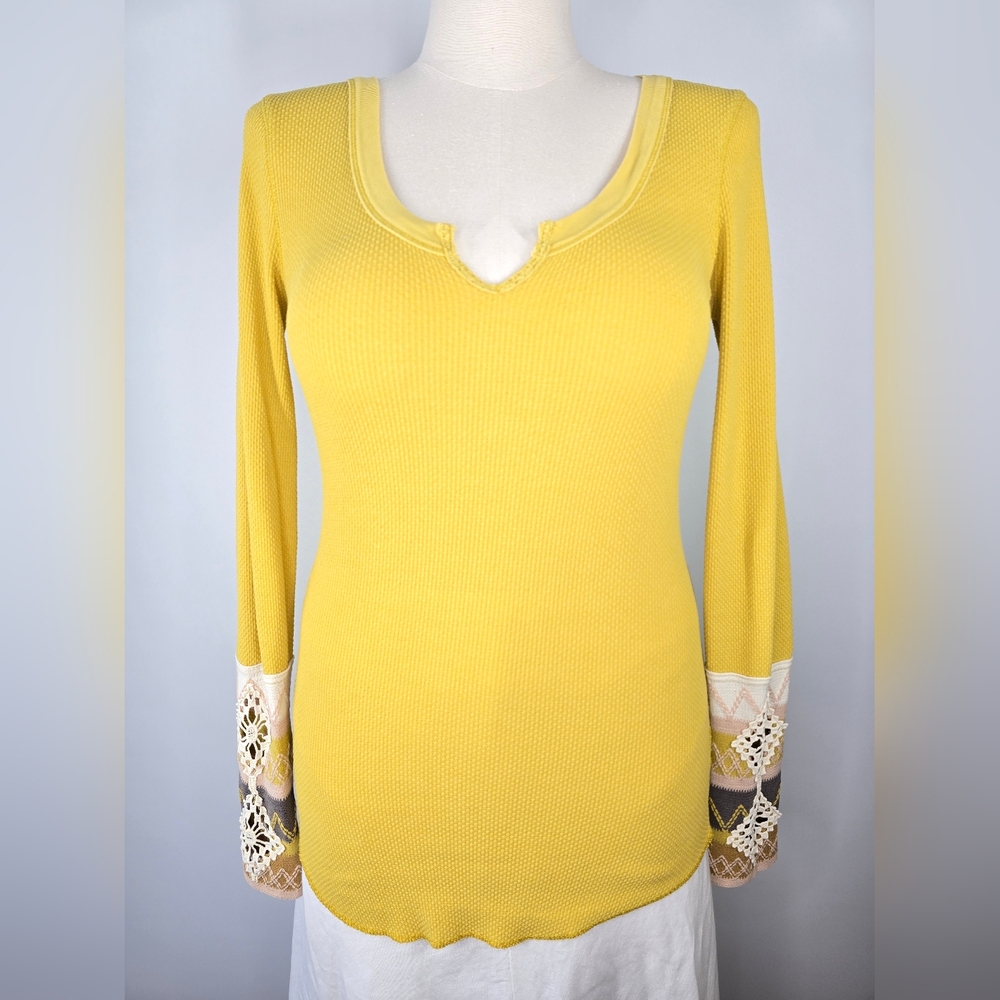 Free People Kombucha Crochet Knit Cuff Thermal Top in Lemongrass Size M - Picture 2 of 8